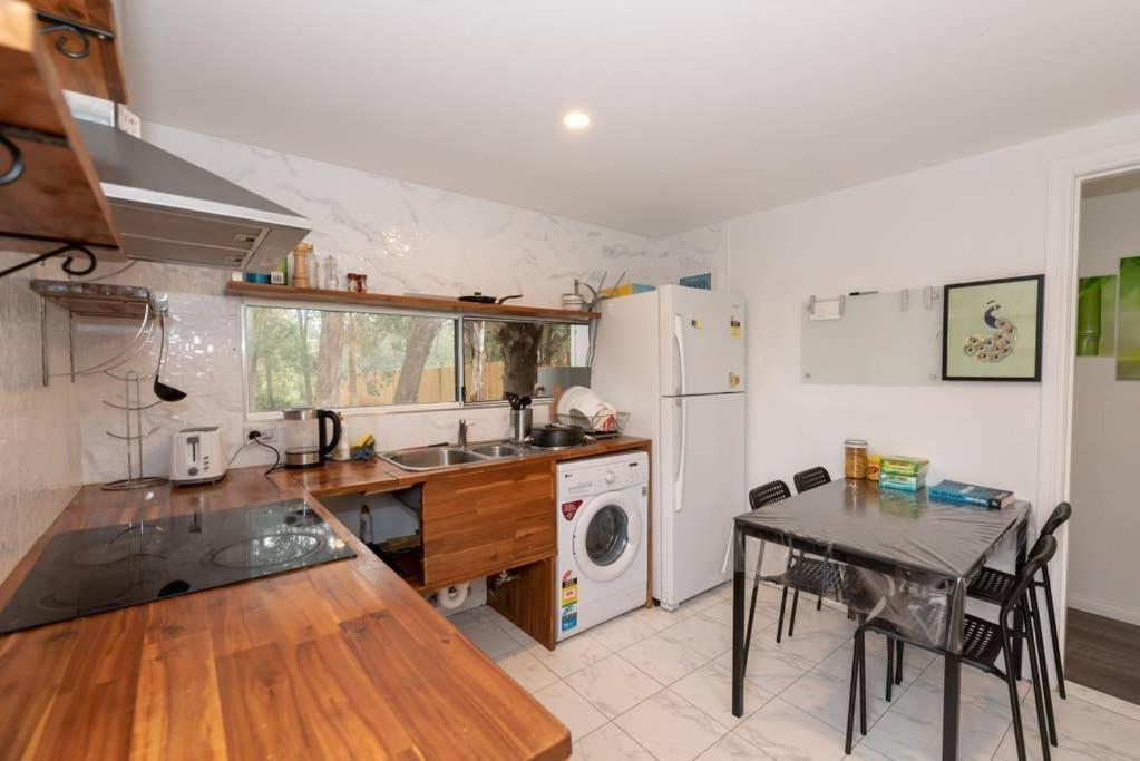 1 Private Double Room In Carramar 1 Sydney Exteriör bild